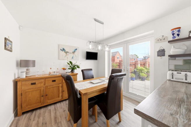 4 bed Detached for sale Image 8