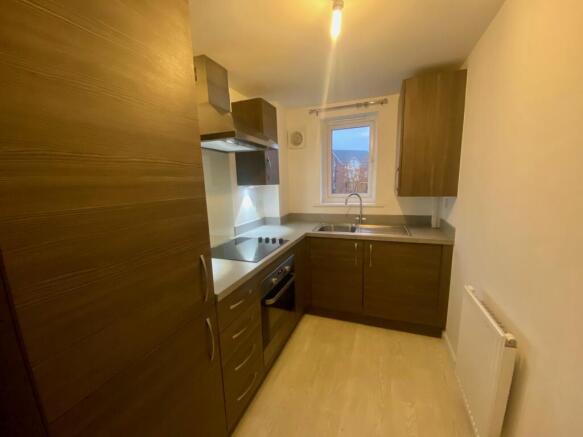 2 bed Apartment to rent Image 5
