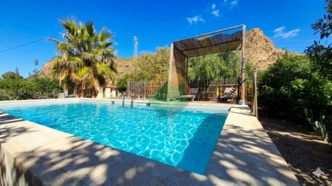 Country house with pool for sale-PAS09-1