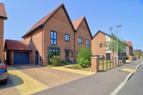41, Goodwood Crescent, Crowthorne RG45 6NB