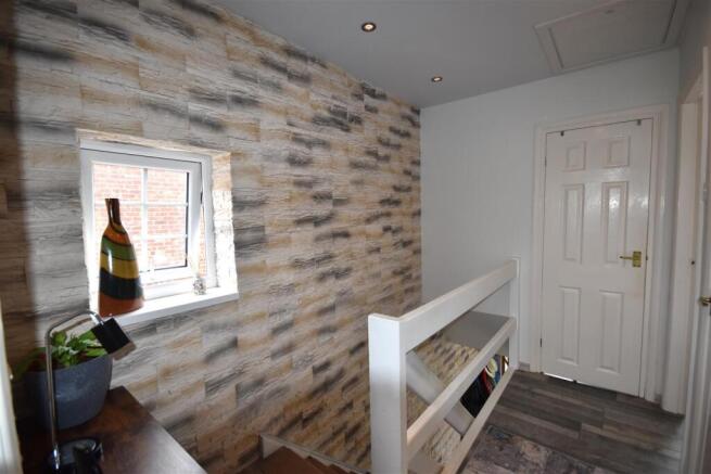 3 bed Semi-Detached for sale Image 6