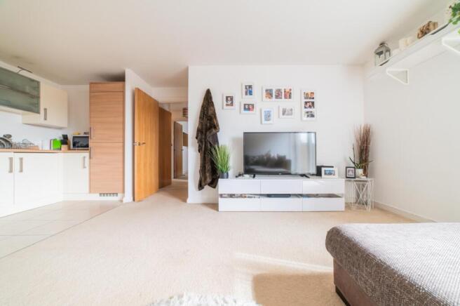 Call 02920 668585 to secure your viewing _9