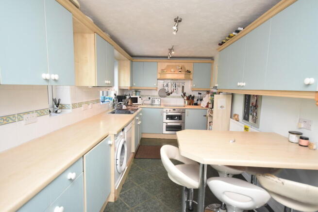 Kitchen/Breakfast...