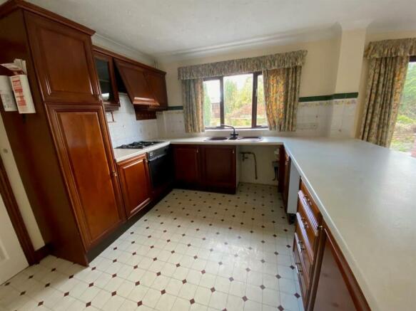 kitchen 1.jpg