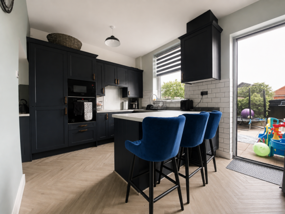 2 bed Terraced for sale Image 3