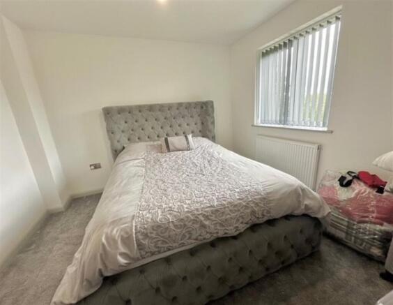 4 bed Semi-Detached to rent Image 12