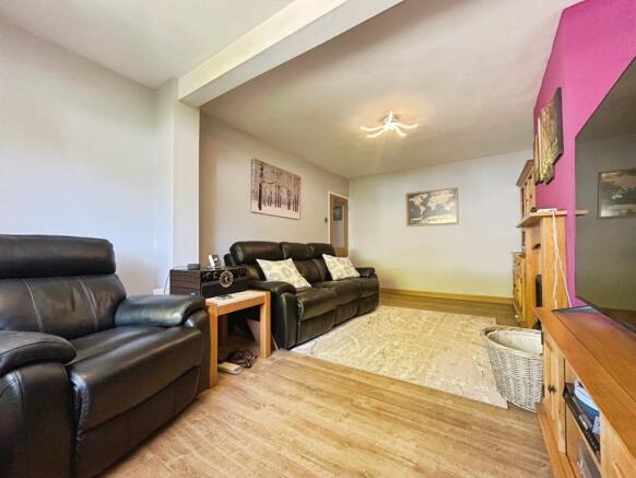 Gresham Avenue, Hartley, Longfield, Kent, DA3 photo 4