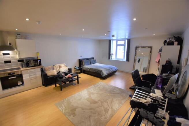 Lounge/Bedroom