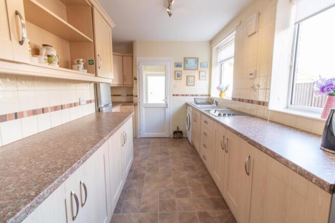 3 bed Semi-Detached for sale Image 6