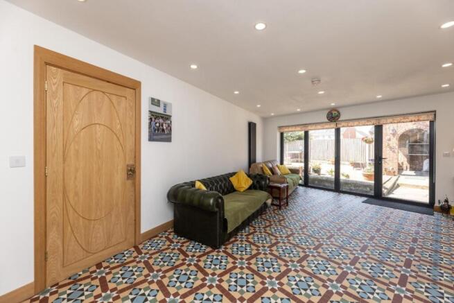 5 bed Detached Bungalow for sale Image 7
