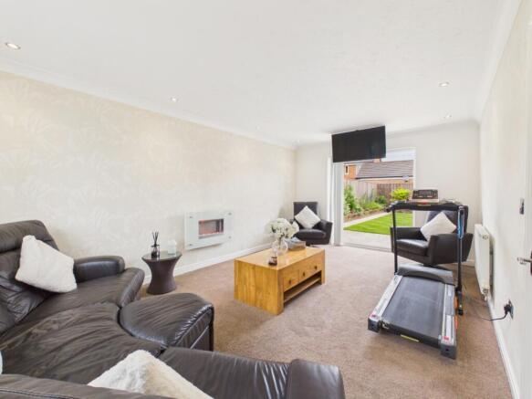 4 bed Detached for sale Image 7