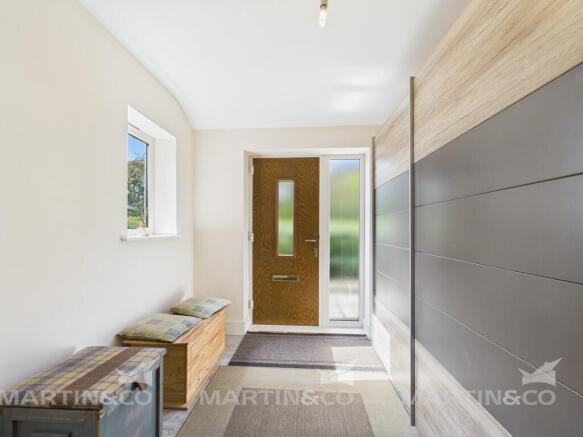 4 bed Detached for sale Image 9