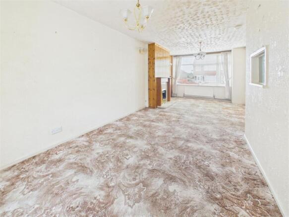 Lounge/ Dining Room