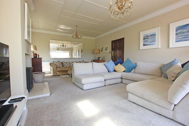 5 bed Detached for sale Image 4