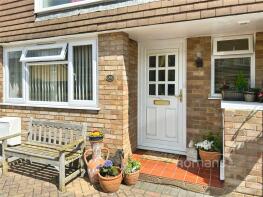35, Ashdown Avenue, Farnborough GU14 7DN