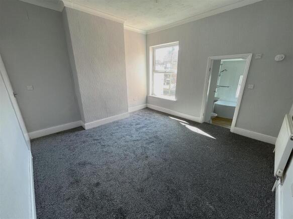 2 bed Terraced for sale Image 10