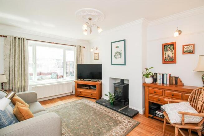 3 bed Semi-Detached Bungalow for sale Image 6