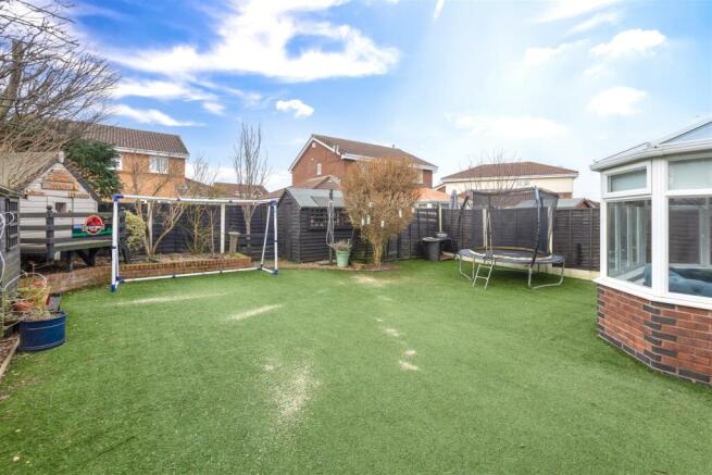 3 Capstan Close-21.jpg