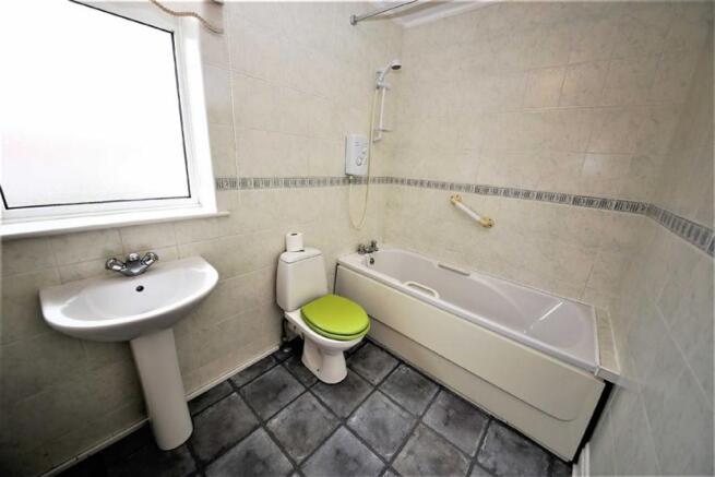 BATHROOM/WC
