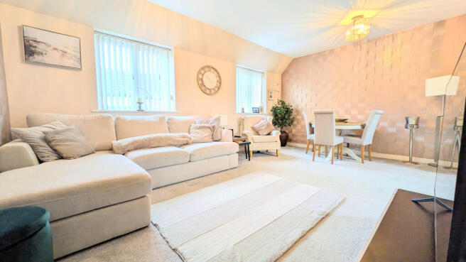 PXL_20251211_102011493.MP~2