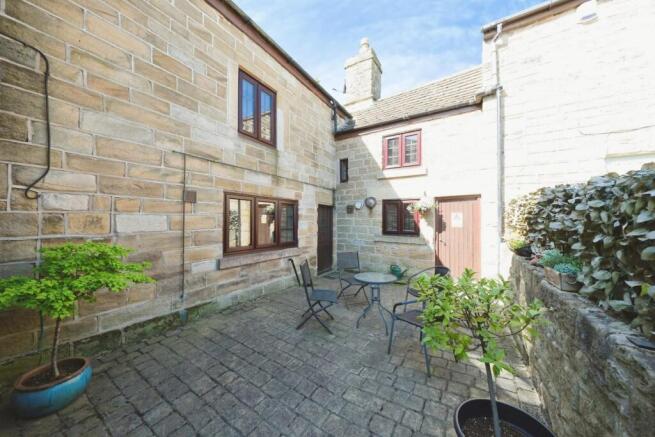5 bed Link Detached House for sale Image 6