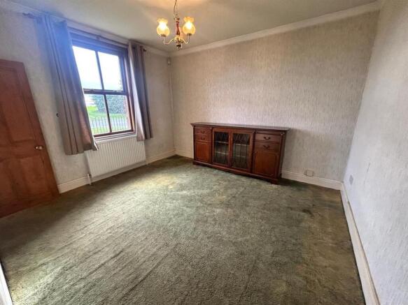 4 bed Detached for sale Image 5