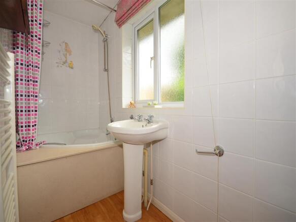 En-Suite Bathroom