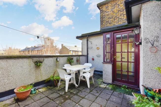 Bygrove Street (8).JPG