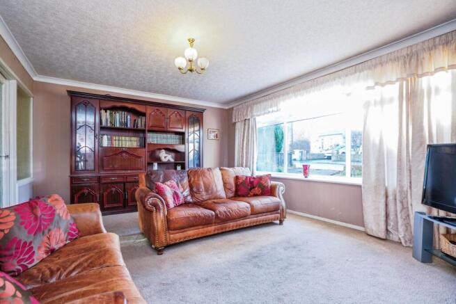 Bruntcliffe Drive, Morley, Leeds, West Yorkshire, LS27 photo 4