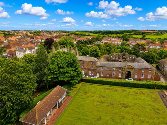 2 bed Apartment for sale Image 12
