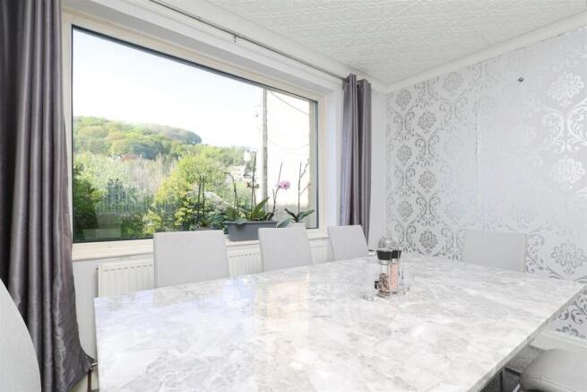5 bed House for sale Image 6