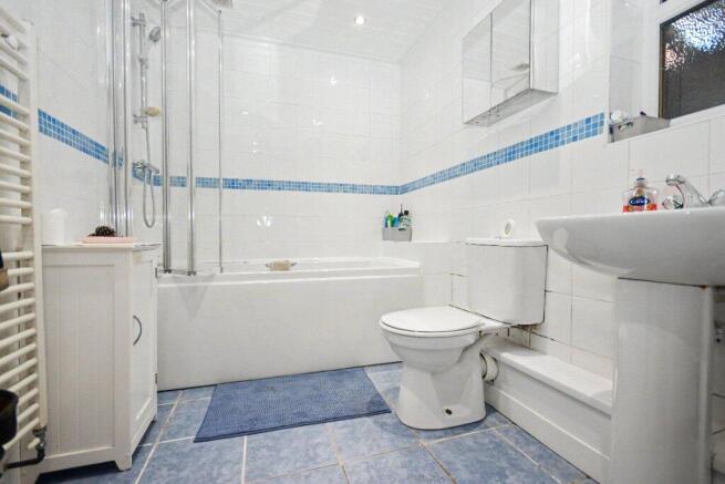 4 bed Terraced for sale Image 5