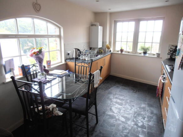 Kitchen/Dining Area