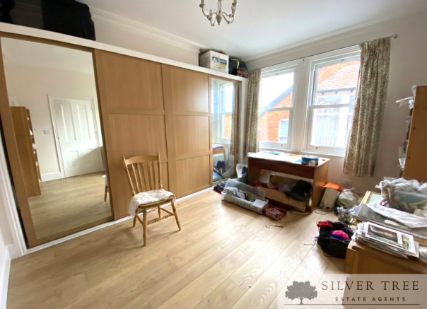 5 bed Semi-Detached for sale Image 8