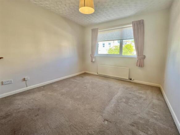 15 Brook Court Bedroom 1.jpg