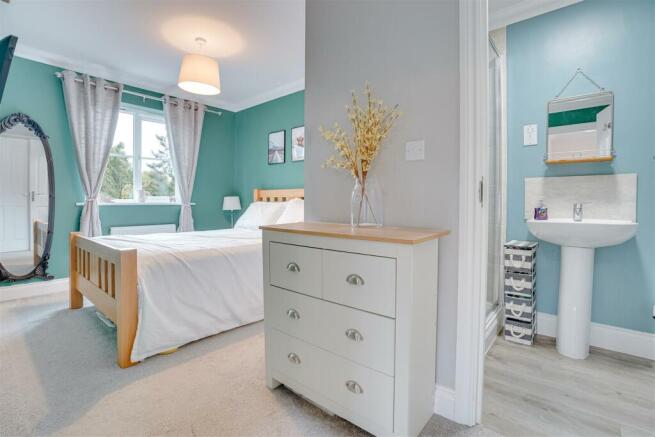 21 Ellis Gardens  Burwell-24.jpg