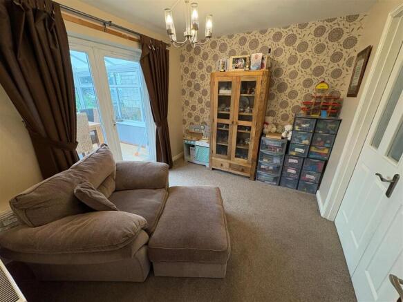 4 bed Detached for sale Image 10