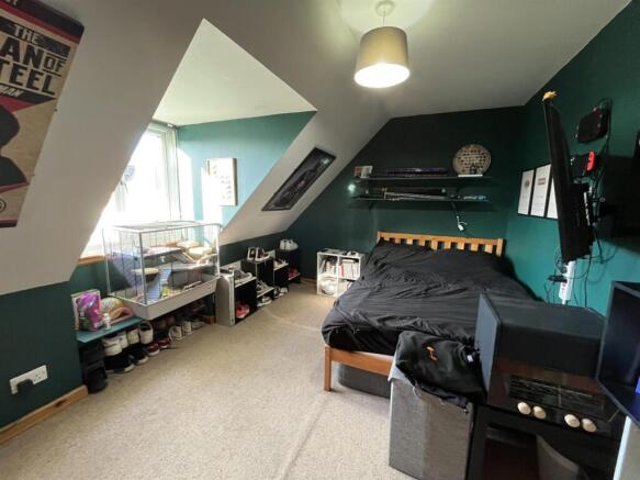BEDROOM 4