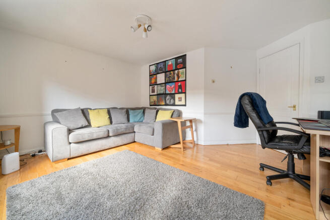 18 Belmont Court, Kirkintilloch, Glasgow, G66 photo 4