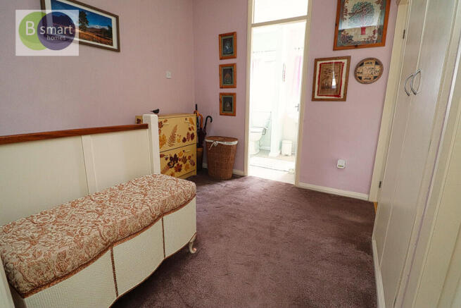 3 bed Town House for sale Image 9