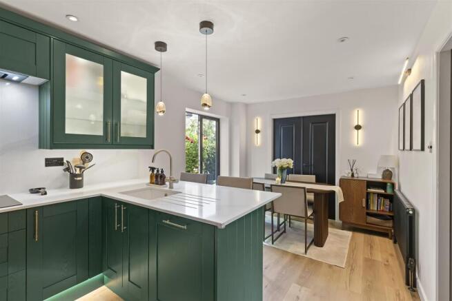 3 bed House for sale Image 9