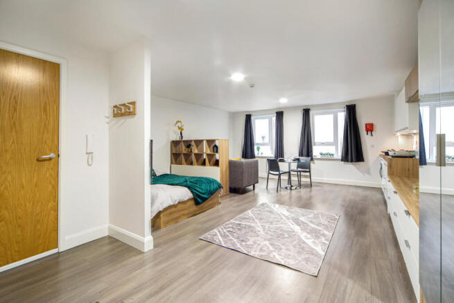 Studio to rent Image 9