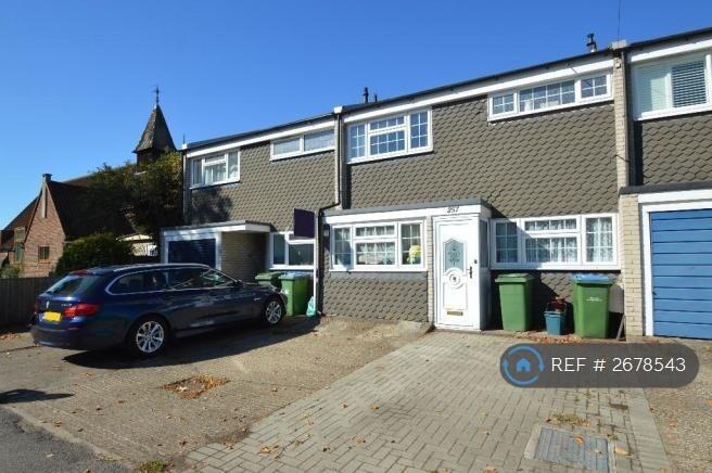 Lovely 3/4 Bedroom House With 2 Parking Spaces