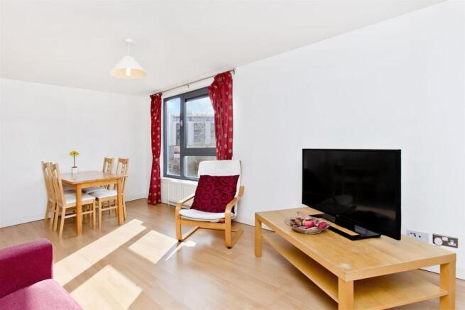 LivingRoom-02.jpg