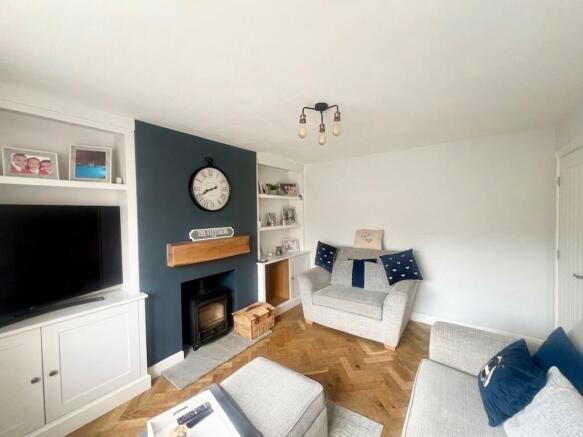 4 bed Semi-Detached for sale Image 8