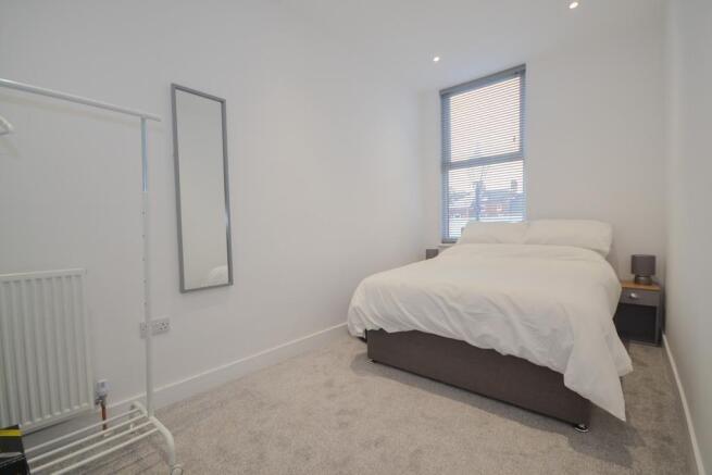 2 bed Apartment to rent Image 7