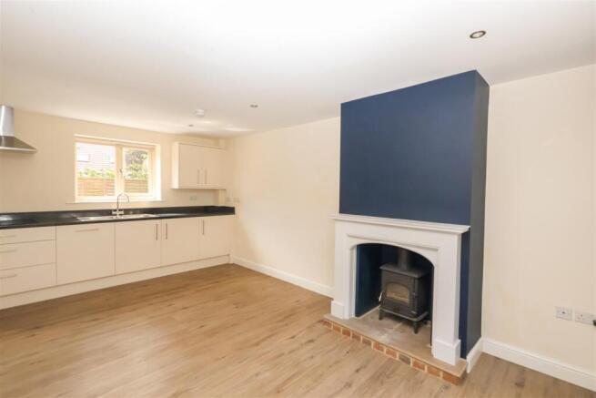 3 bed Link Detached House for sale Image 7