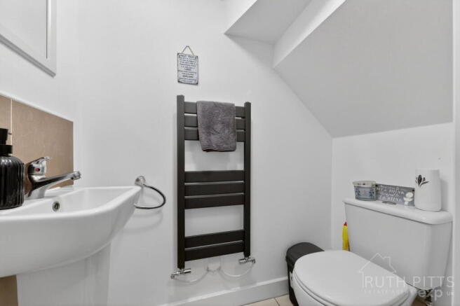 4 bed Town House for sale Image 7