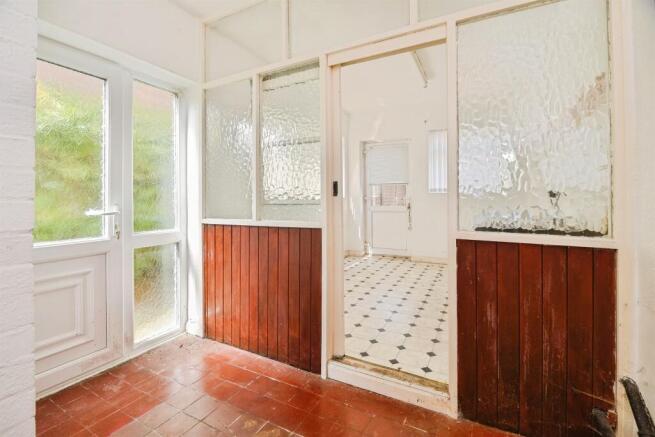 4 bed Detached for sale Image 9