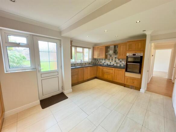 Kitchen/Breakfast Room